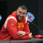 Chiefs Tight End Travis Kelce bei der Pressekonferenz in Frankfurt