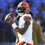 FootballR - NFL - Der Quarterback der Cleveland Browns Deshaun Watson wirft den Ball.
