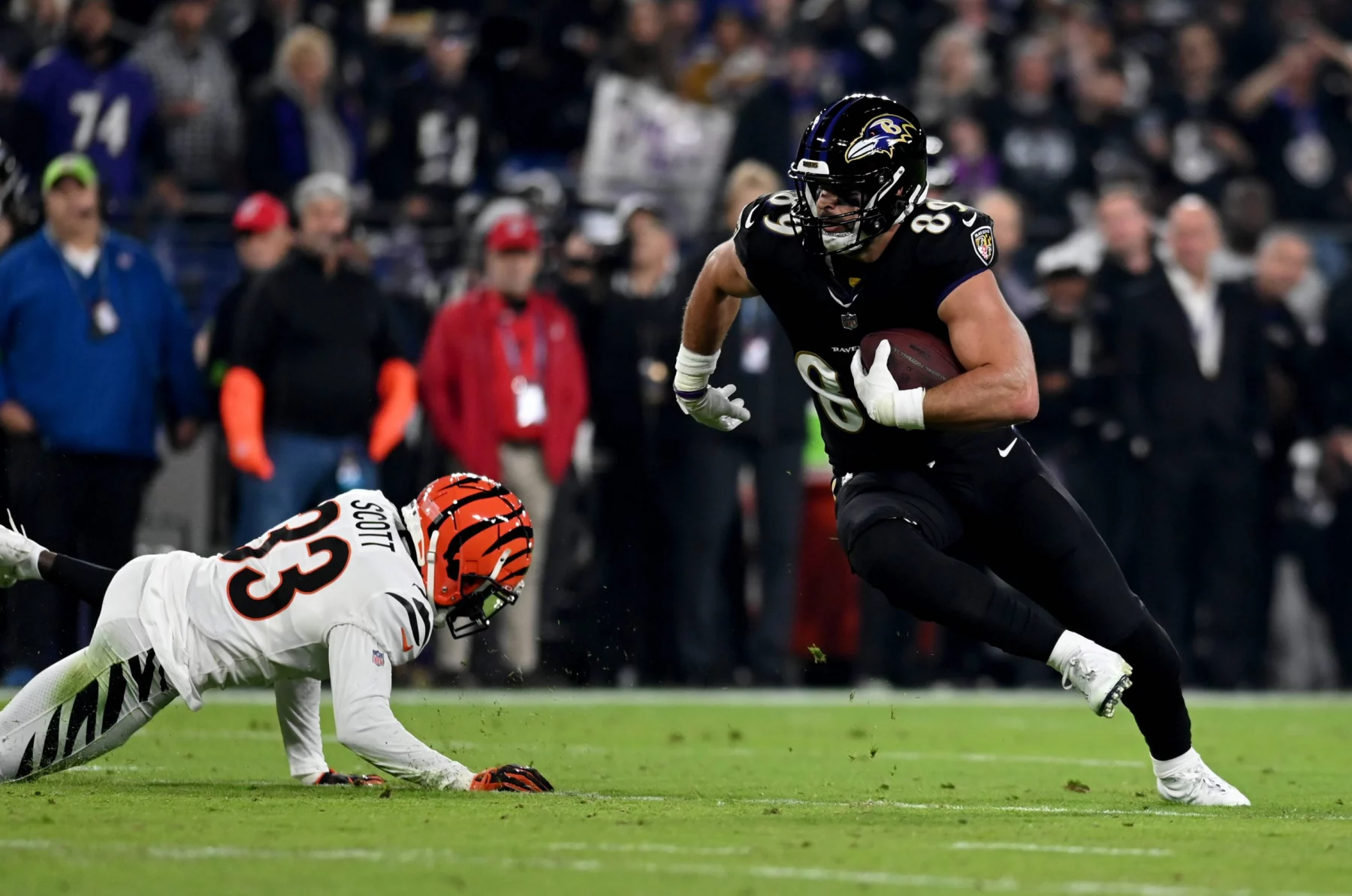 FootballR - NFL - Die Ravens, darunter Mark Andrews, spielen in der NFL gegen die Bengals.