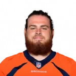 FootballR - NFL - Quinn Meinerz, Spieler der Denver Broncos, bekannt für seinen beeindruckenden Bart.
