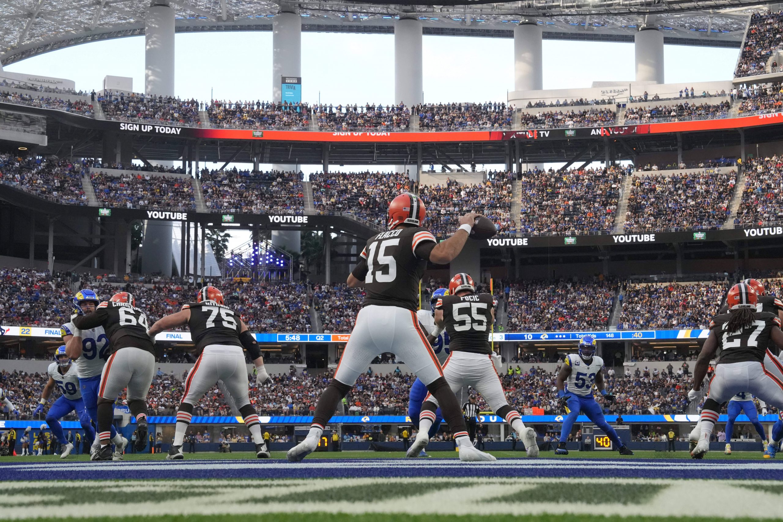 FootballR - NFL - Zusammenfassung von Cleveland Browns gegen LA Rams in NFL Woche 13