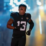 FootballR - NFL - Ein Wide Receiver der Jacksonville Jaguars, Christian Kirk, läuft auf dem Spielfeld.