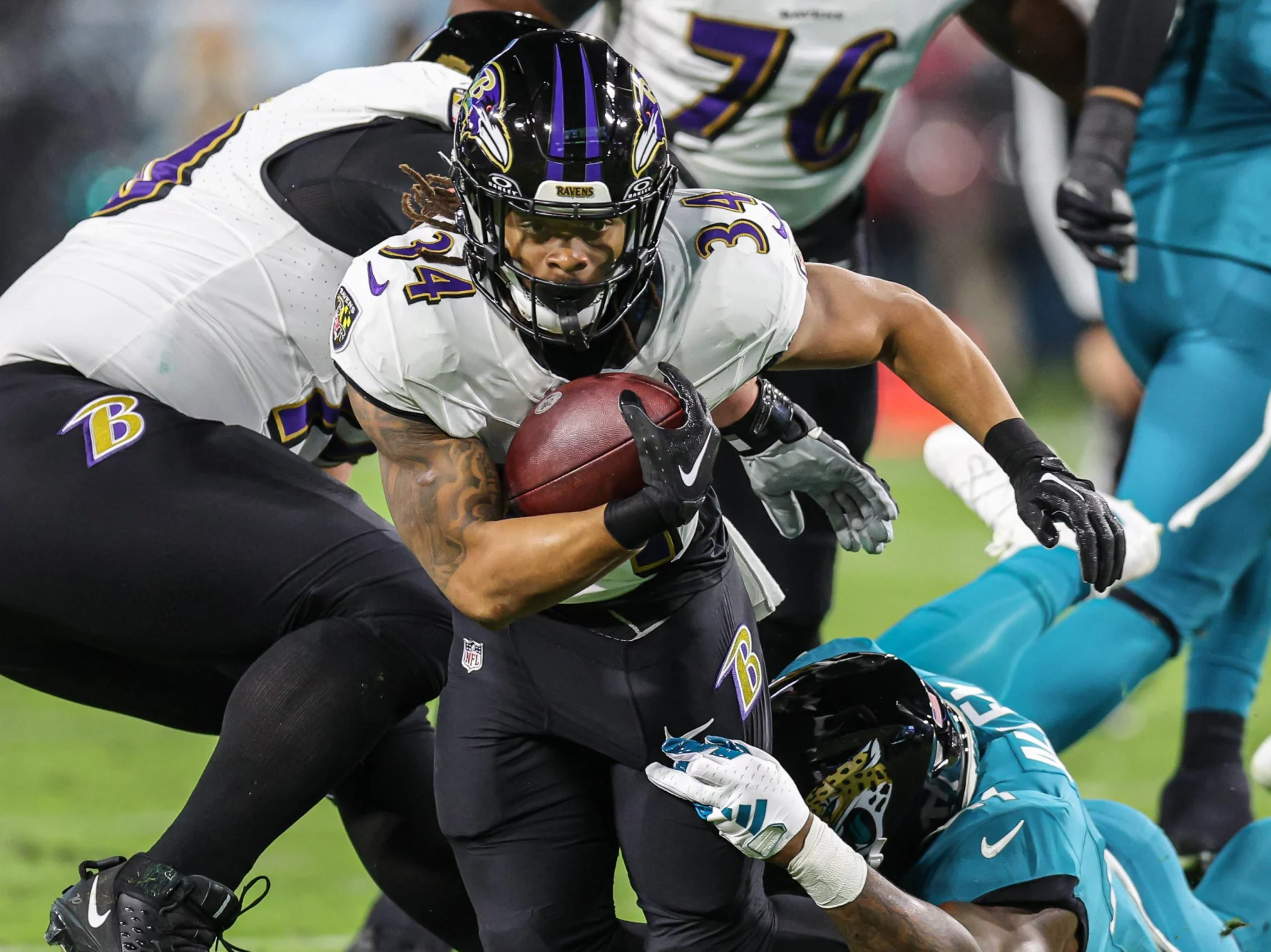 FootballR - NFL - Keaton Mitchell - Erleben Sie mit uns ein spannendes Match zwischen den Baltimore Ravens und den Jacksonville Jaguars!