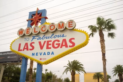 FootballR - NFL - Willkommen im Las Vegas-Schild.
