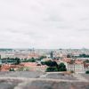 FootballR - NFL - Ein Blick auf Prag von der Spitze eines Turms.
