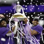 FootballR - NFL - Die Washington Huskies triumphieren in der Sugar Bowl.