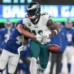 FootballR - NFL - Ein Eagles-Spieler, A.J. Brown, läuft während eines Wild Card-Spiels mit dem Ball.