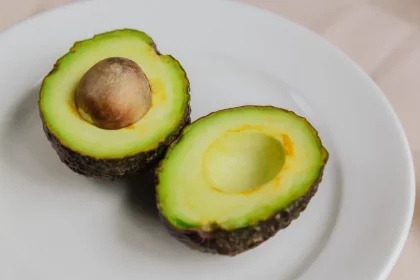 Photo Die Bedeutung von Proteinen in der Ernährung eines Fitness-Enthusiasten