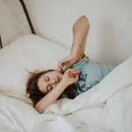 Photo Die Bedeutung von ausreichendem Schlaf für den Muskelaufbau und die Regeneration