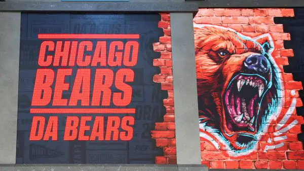FootballR - NFL - Diese Beschreibung wurde automatisch generiert. Mit dem Pick Nr. 1 im NFL Draft wählen die Chicago Bears die Bears aus.