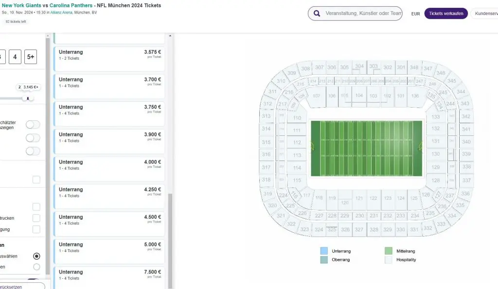 FootballR - NFL - Ticketverkaufs-Webseite mit einem Sitzplan für ein NFL München 2024-Spiel zwischen den New York Giants und den Carolina Panthers in München, Deutschland. Der linke Abschnitt des Plans listet die Ticketpreise nach Sitzbereich auf, die von 3.595 bis 7.500 EUR reichen, und rechts ist die Sitzordnung des Stadions dargestellt. Diese Beschreibung wurde automatisch generiert.