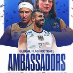FootballR - NFL - Drei Sportler sind vor einem verschwommenen Stadionhintergrund mit Konfetti abgebildet. Der Text lautet „Global Flag Football Ambassadors“. Darunter sind kleinere Bilder einer Frau im Australien-Trikot, eines Mannes im Deutschland-Trikot und einer Frau im Brasilien-Trikot zu sehen. Namen: Kodie Fuller, Benjamin Klever, Gabi Bankhardt. Der Einfluss der NFL und die Reichweite der IFAF vereinen sie. Diese Beschreibung wurde automatisch generiert.