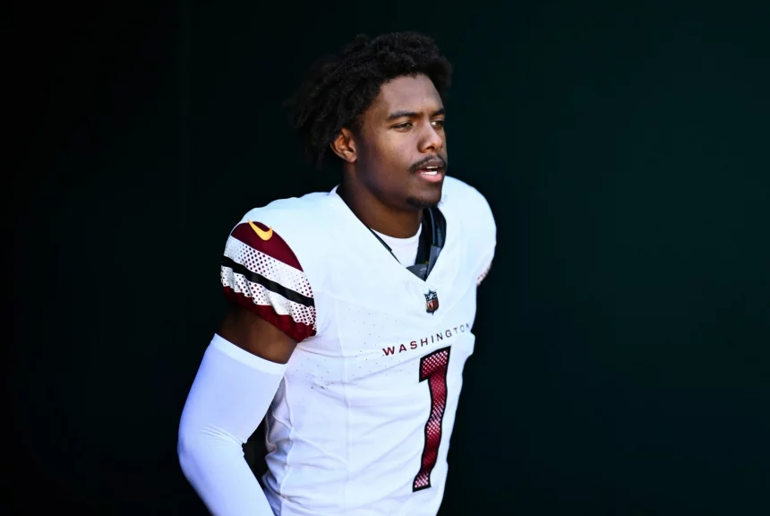 PHILADELPHIA, PA - OCTOBER 01: Washington Commanders Wide Receiver Jahan Dotson 1 enters the field before the game between the Washington Commanders and Philadelphia Eagles on October 01, 2023 at Lincoln Financial Field in Philadelphia, PA. Photo by Kyle Ross/Icon Sportswire NFL, American Football Herren, USA OCT 01 Commanders at Eagles EDITORIAL USE ONLY Icon23100170