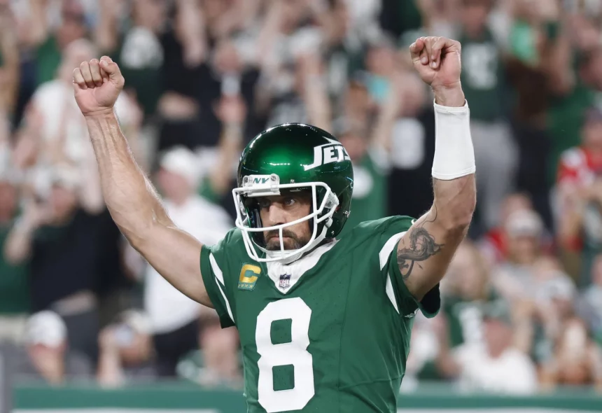 Jets-Patriots - Aaron Rodgers hatte viel Grund zu jubeln! Seine New York Jets dominierten die Patriots in der Offense und Defense.