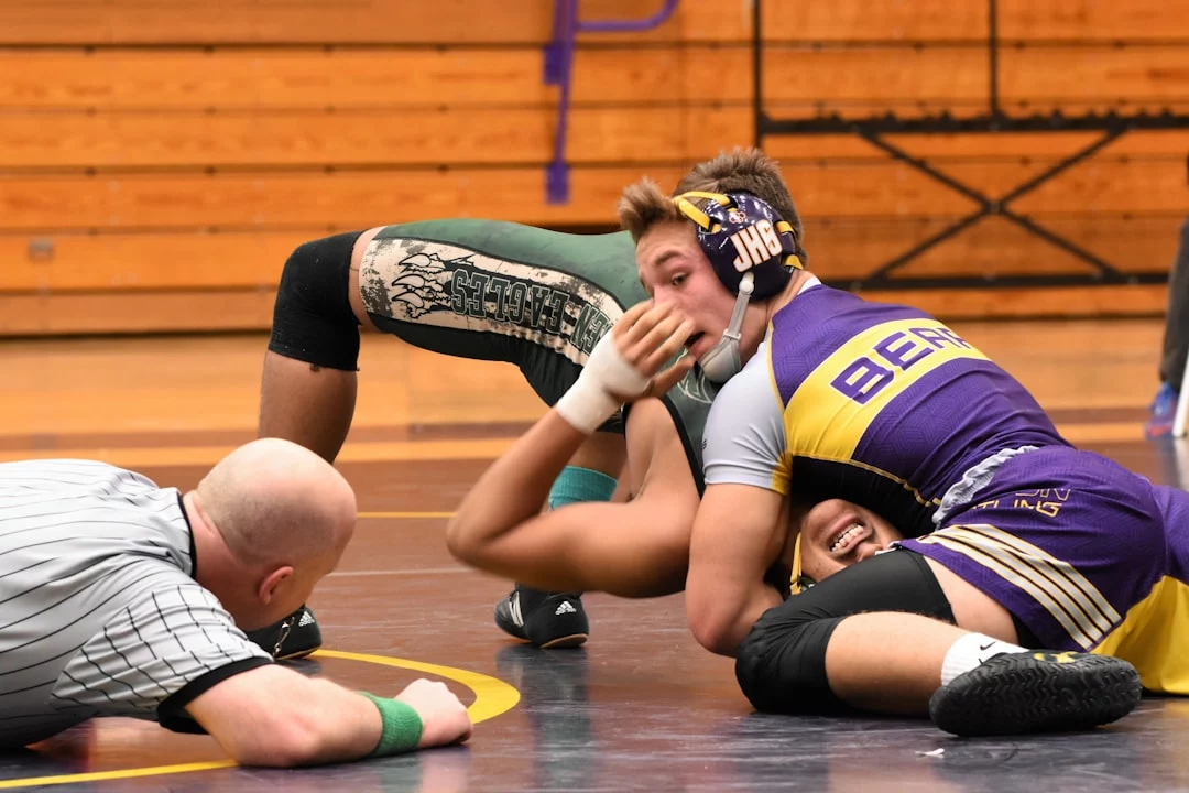 Photo Referee signaling
