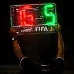 Photo Referee reviewing