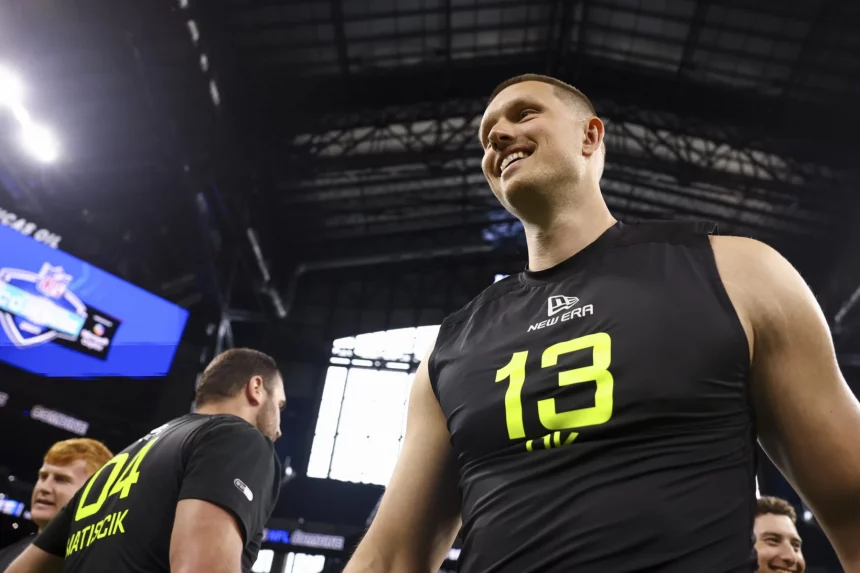 International Player Pathway Punter Bastian Roppelt lächelt während der NFL Scouting Combine am Mittwoch, 26. Februar 2025 in Indianapolis, Indiana. (Kathryn Riley/NFL)