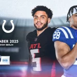 Zwei American-Football-Spieler stehen nebeneinander: einer im schwarzen Trikot der Atlanta Falcons, der andere im blauen Trikot der Indianapolis Colts. Dahinter sind die Logos beider Teams, das Spieldatum des NFL Spielplans 2025 (09. November 2025) und die Aufschrift „Olympiastadion Berlin“ zu sehen. Diese Beschreibung wurde mit der FootballR KI automatisch generiert.