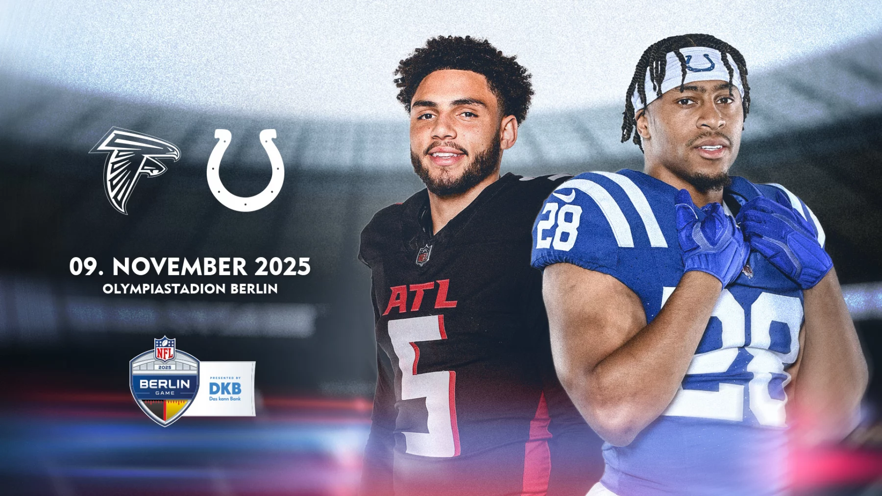 Zwei American-Football-Spieler stehen nebeneinander: einer im schwarzen Trikot der Atlanta Falcons, der andere im blauen Trikot der Indianapolis Colts. Dahinter sind die Logos beider Teams, das Spieldatum des NFL Spielplans 2025 (09. November 2025) und die Aufschrift „Olympiastadion Berlin“ zu sehen. Diese Beschreibung wurde mit der FootballR KI automatisch generiert.