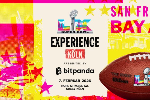 Farbenfrohe Grafik für die Super Bowl LX Experience in Köln mit einem Football, NFL-Logos, Veranstaltungsdetails (7. Februar 2026, Hohe Straße 52) und "San Francisco Bay Area" auf einem leuchtenden Sternenhintergrund. Diese Beschreibung wurde mit der FootballR KI automatisch generiert.