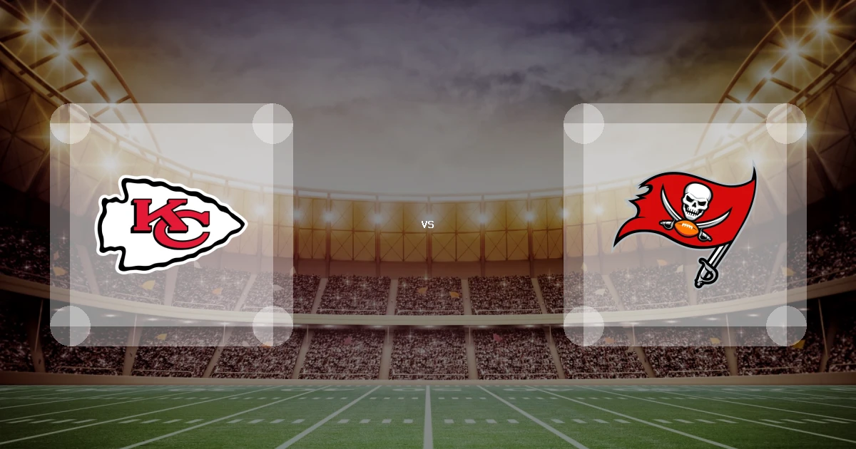 Eine Gamecard Grafik fuer das Spiel zwischen den Kansas City Chiefs und Tampa Bay Buccaneers am 23.08.26. die zwei Teamlogos stehen sich in einem Stadion mit vielen Zuschauern gegenueber.