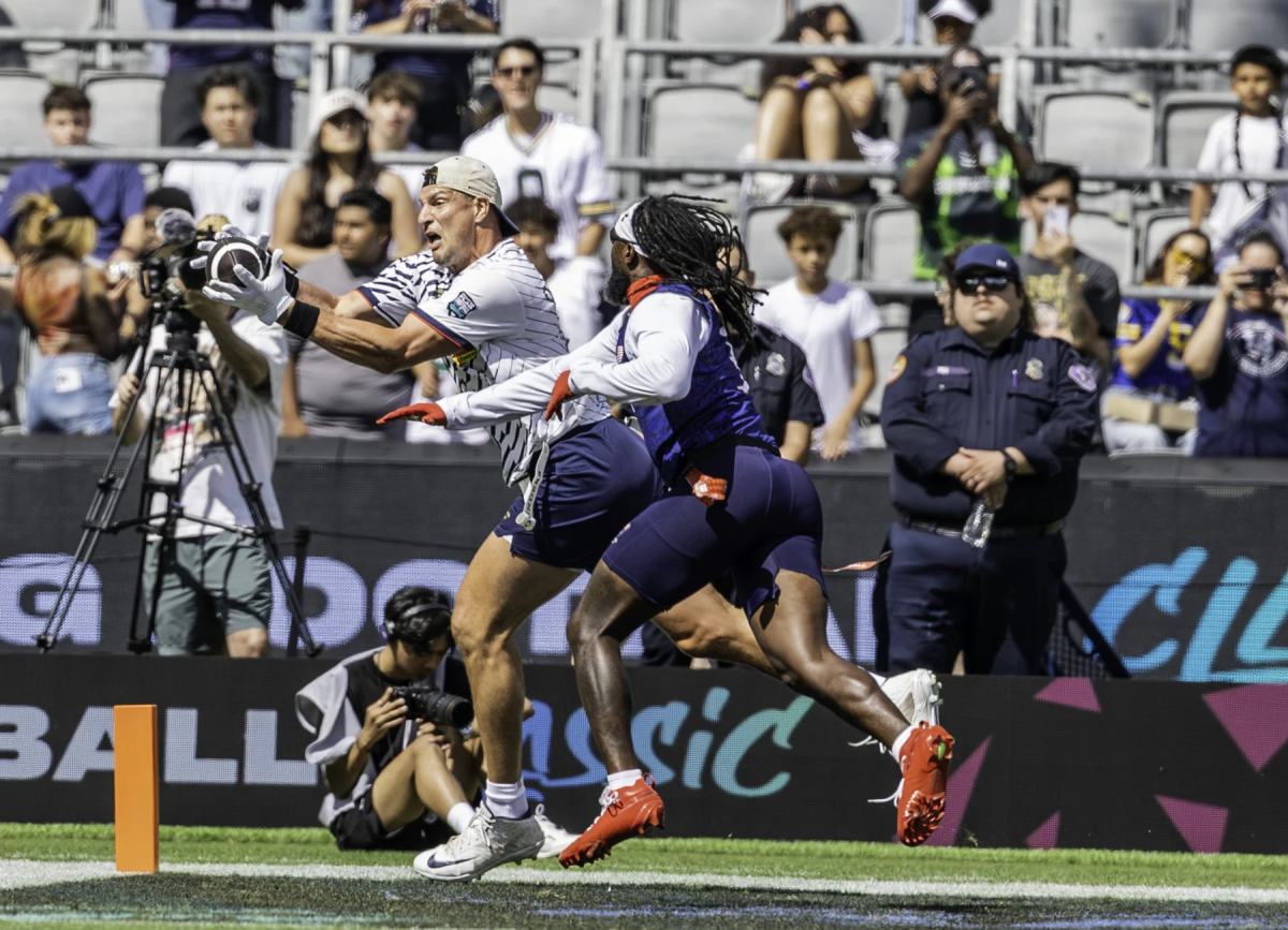March 21 2026 Founders tight end Rob Gronkowski87makes a great catch in the back of the end zone during the Fanatics Flag Football Classic game between USA Team and the Founders FFC. / CSM Los Angeles USA - ZUMAc04_ 20260321_zma_c04_547 Copyright: xThurmanxJamesx