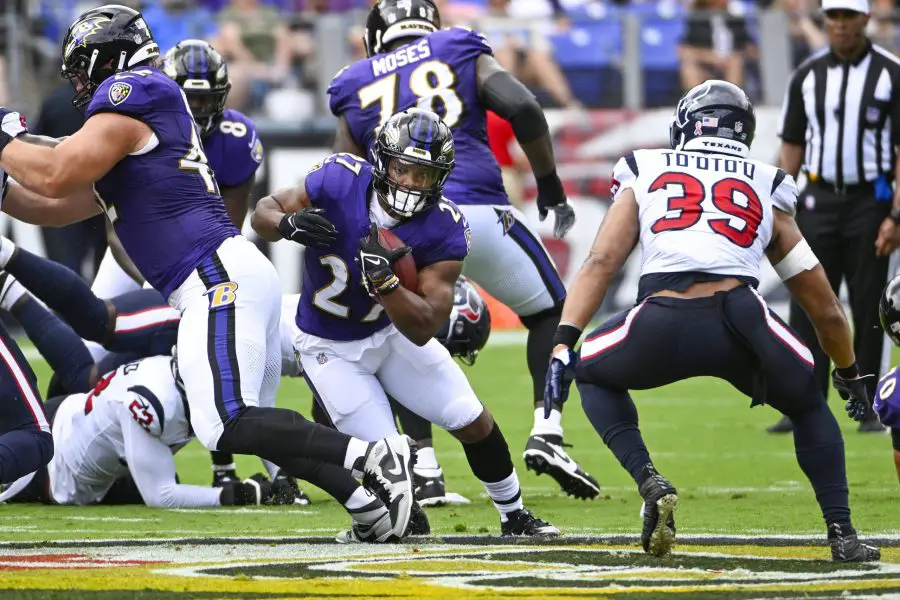 FootballR - NFL - Baltimore Ravens gegen Houston Texans mit Bedenken wegen einer Achillessehnenverletzung von J.K. Dobbins.